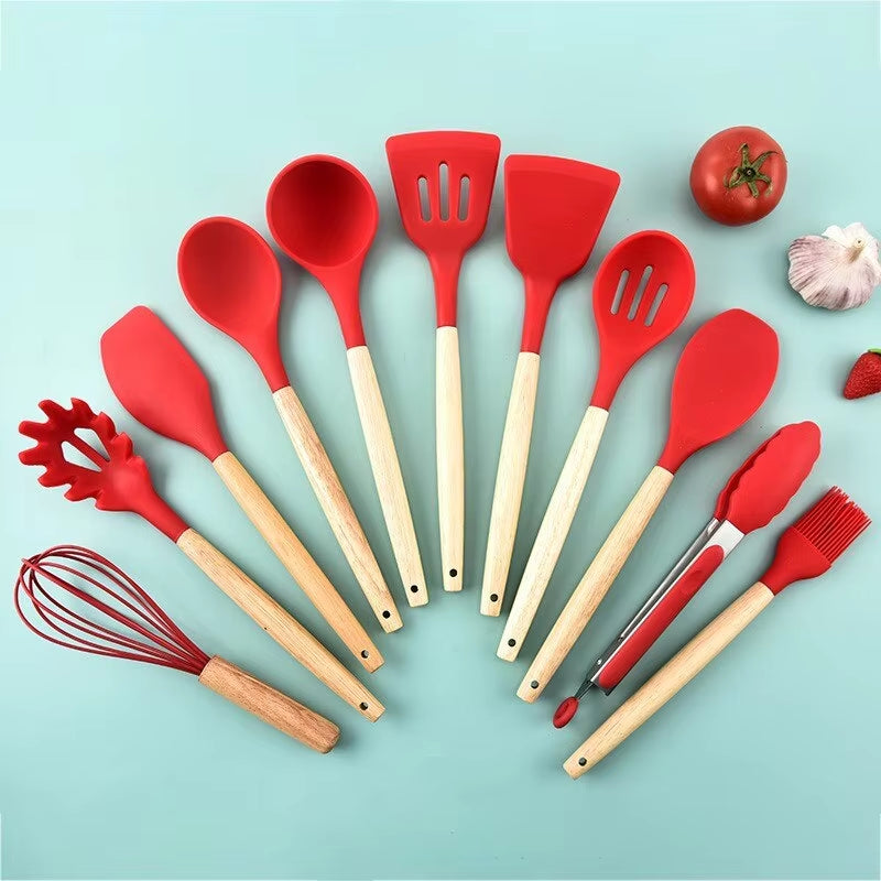 12Pcs/Set Wooden Handle Silicone Kitchen Utensils with Storage Bucket High Temperature Resistant and Non Stick Pot Spatula Spoon.